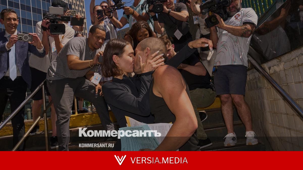 Забравшихся на Empire State Building российских руферов отпустили из-под стражи